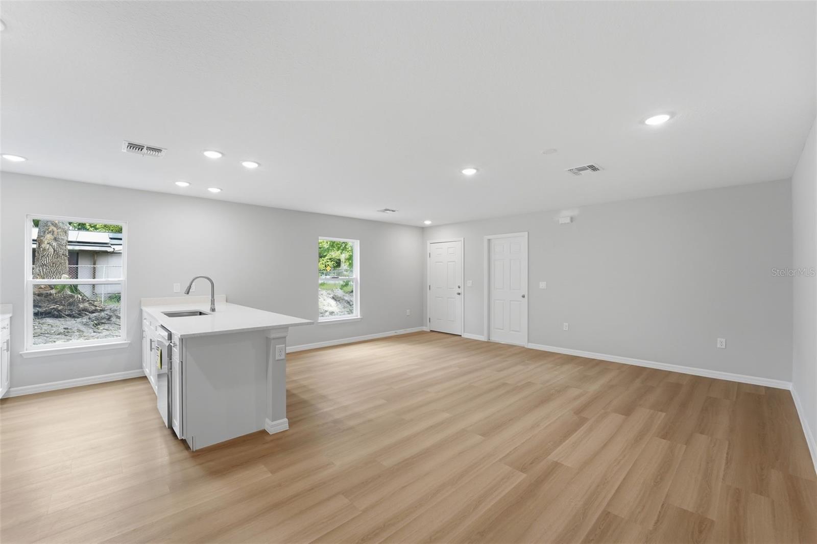 2107 SUANEE AVE, EUSTIS, FL, 32726
