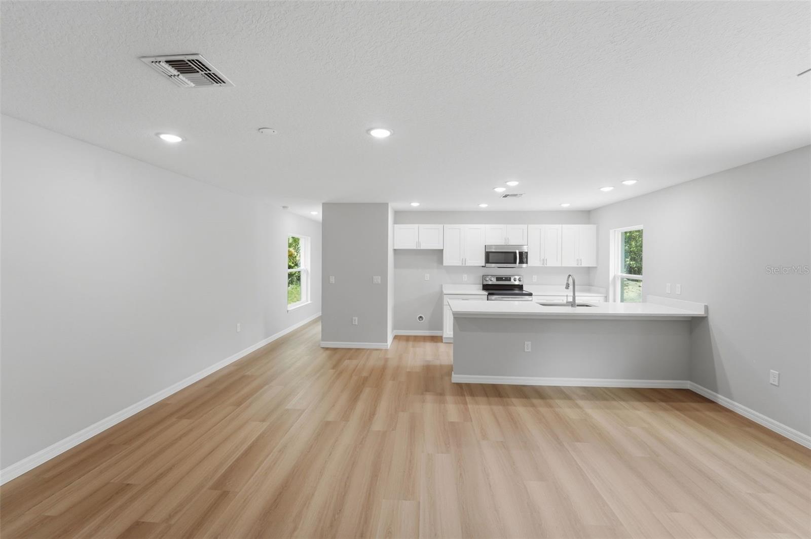2107 SUANEE AVE, EUSTIS, FL, 32726