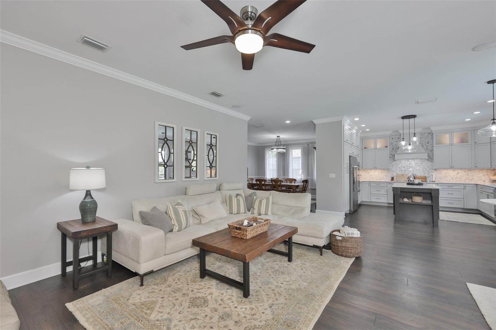 Family Room back to Kitchen