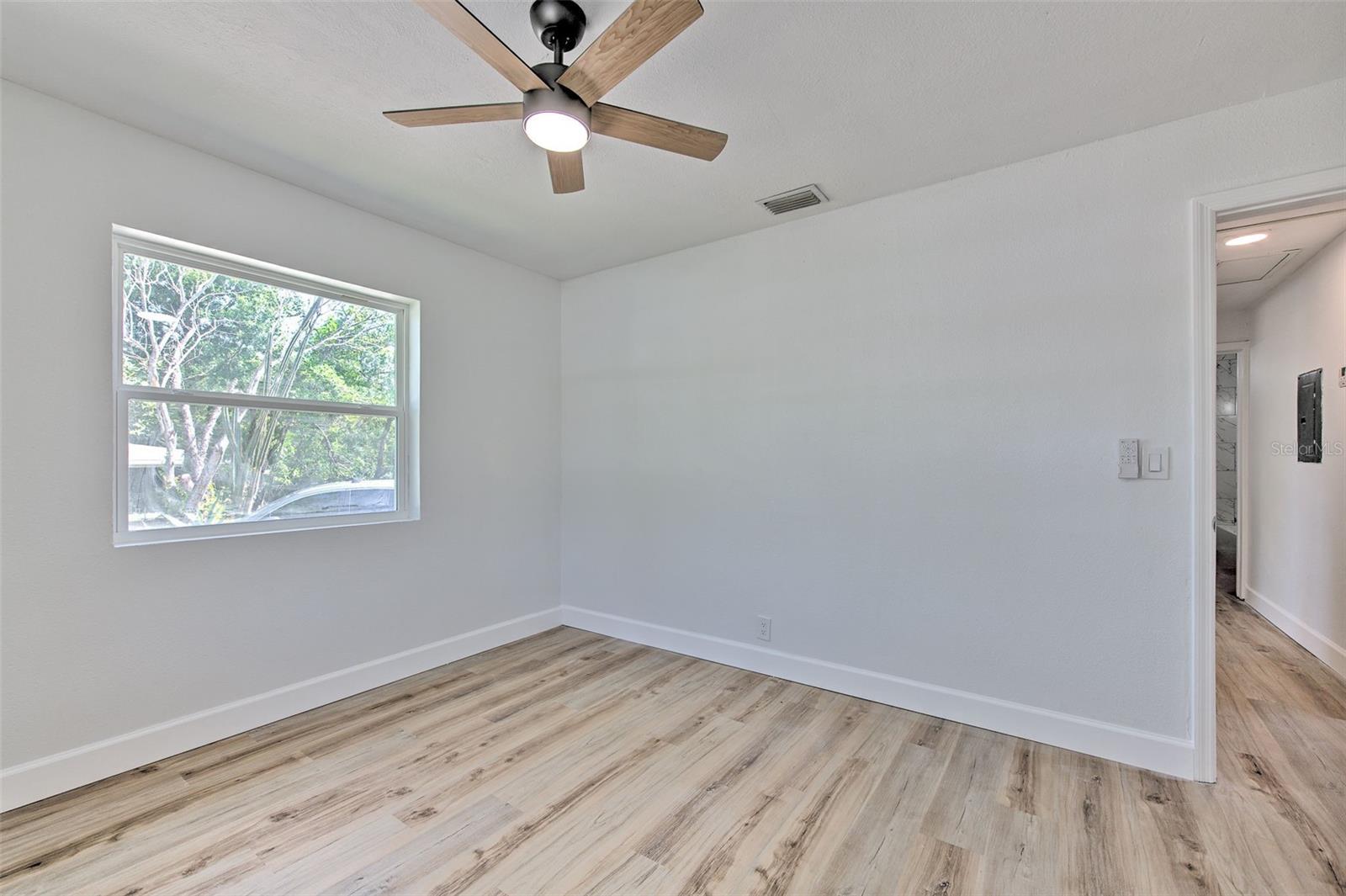 2002 E HANNA AVE, TAMPA, FL, 33610