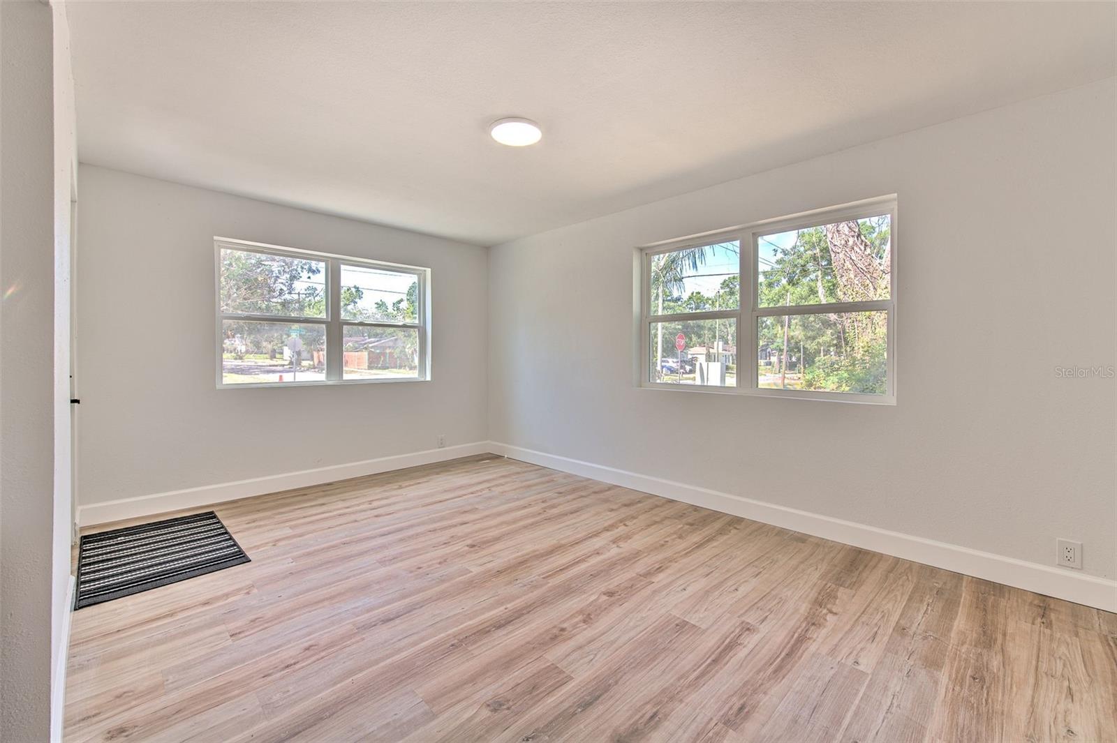 2002 E HANNA AVE, TAMPA, FL, 33610
