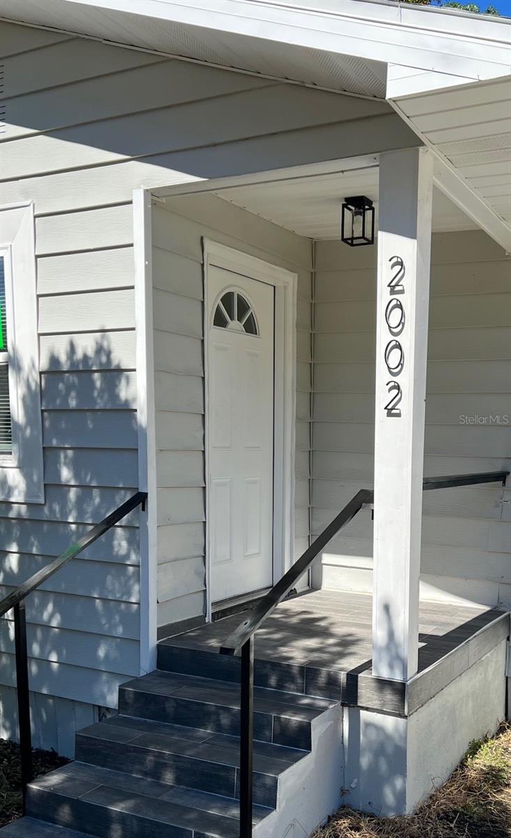 2002 E HANNA AVE, TAMPA, FL, 33610