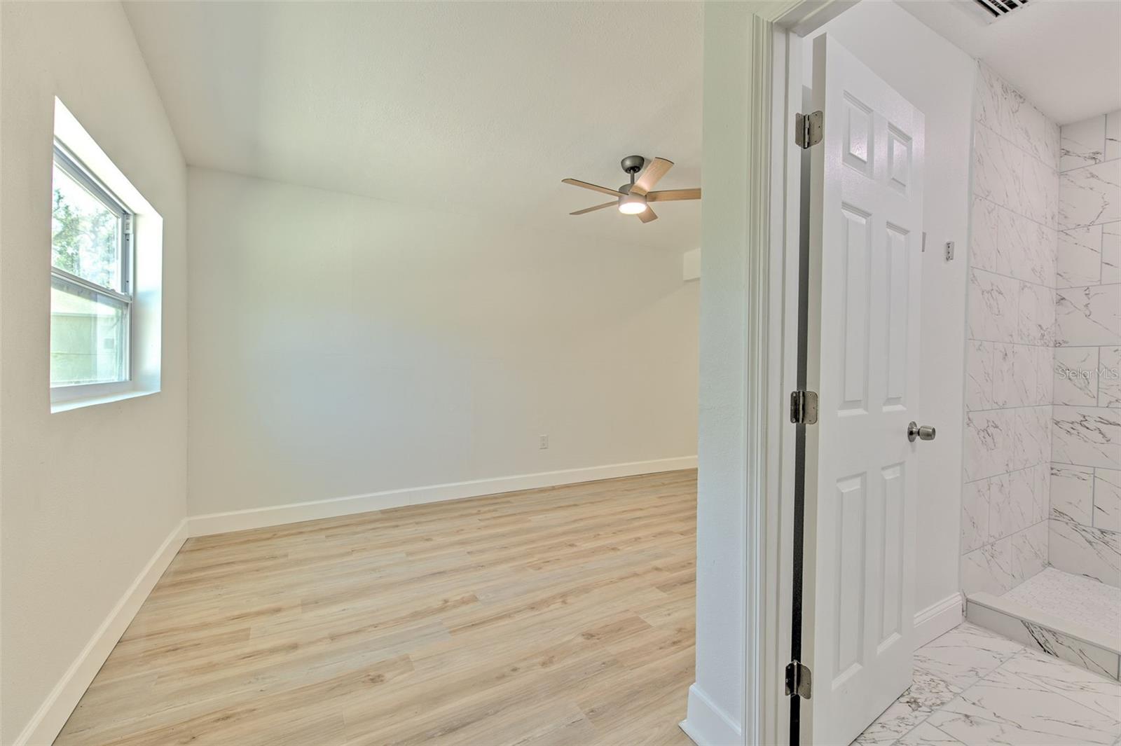 2002 E HANNA AVE, TAMPA, FL, 33610
