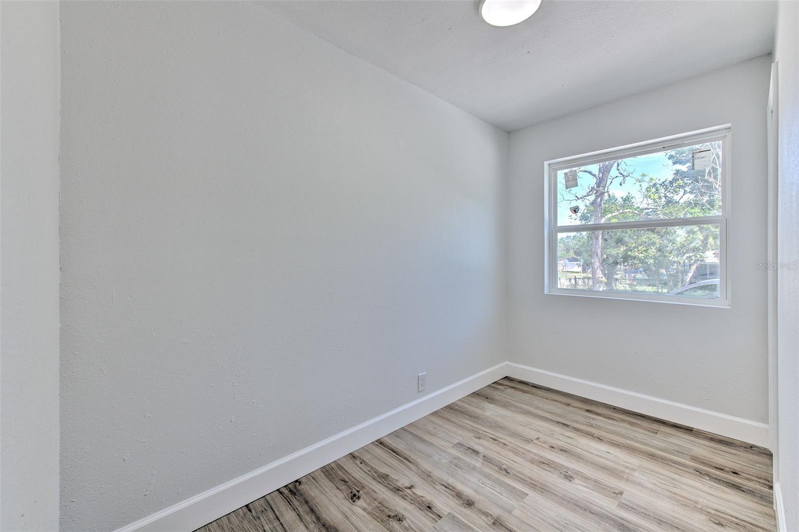 2002 E HANNA AVE, TAMPA, FL, 33610