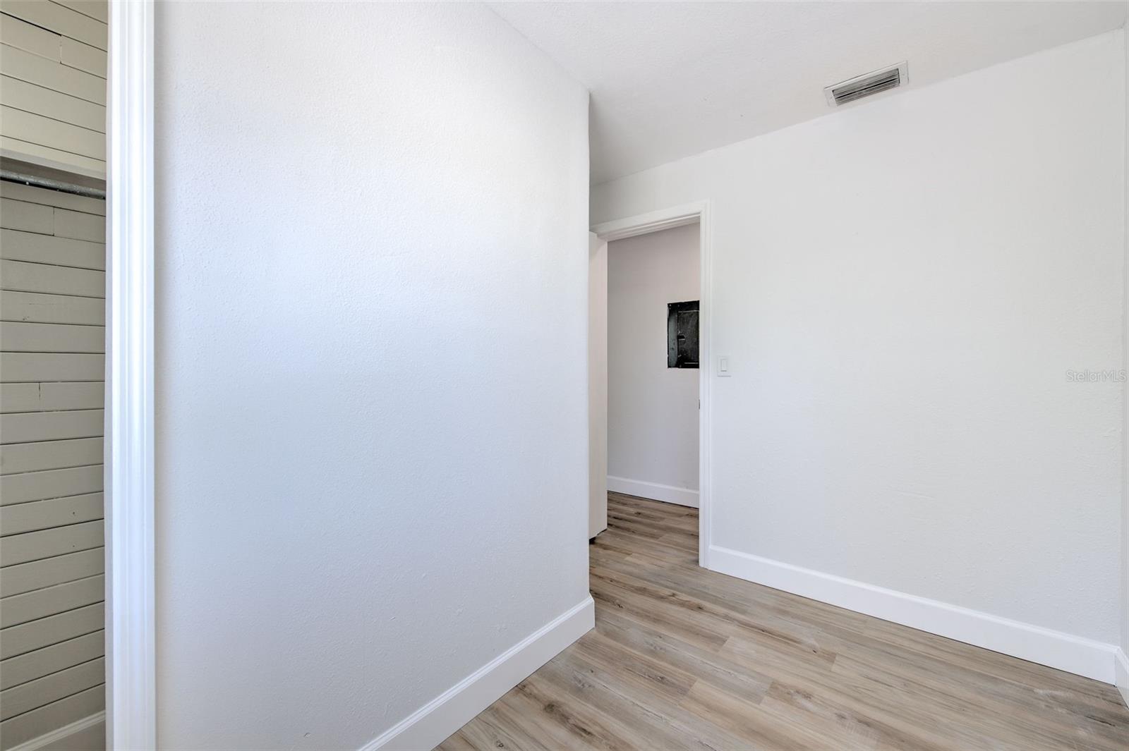 2002 E HANNA AVE, TAMPA, FL, 33610