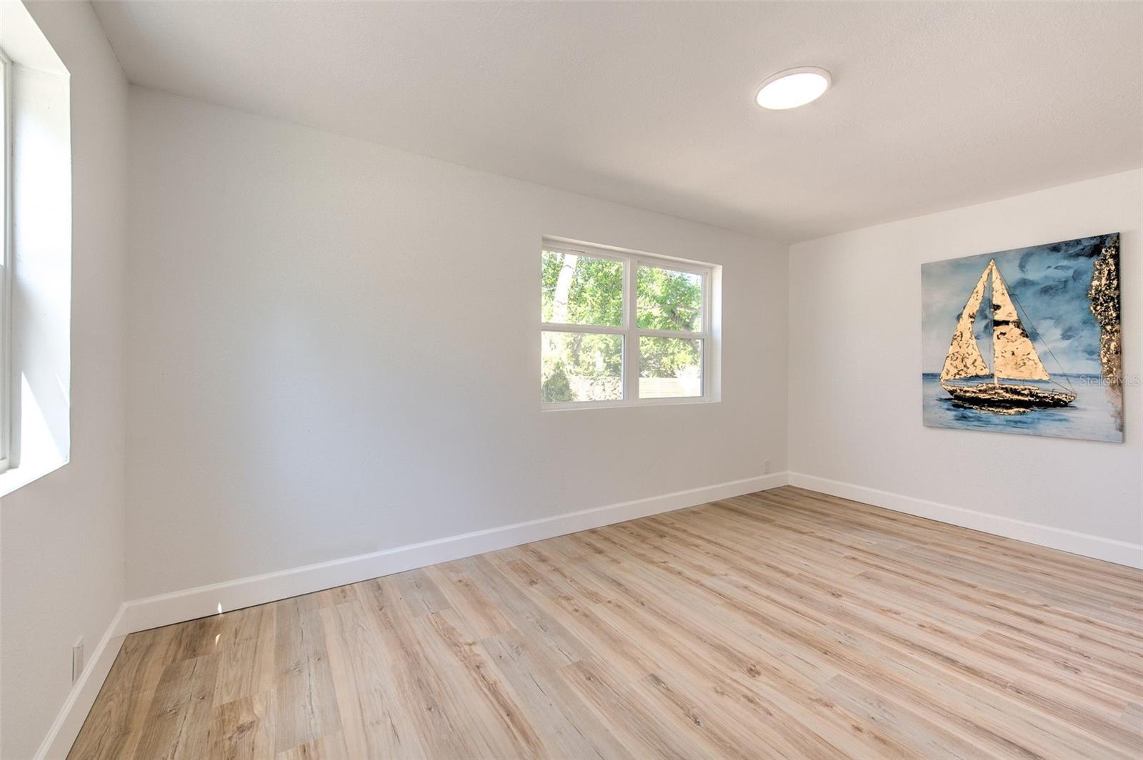 2002 E HANNA AVE, TAMPA, FL, 33610