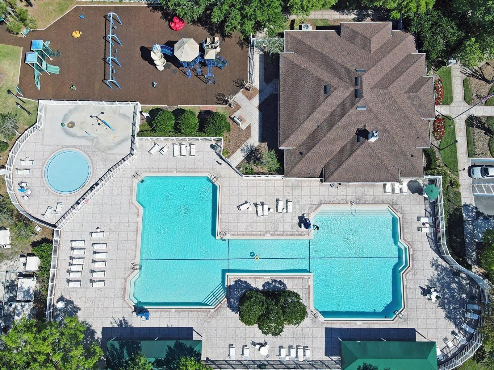 Main Amenities @ Lexington Oaks