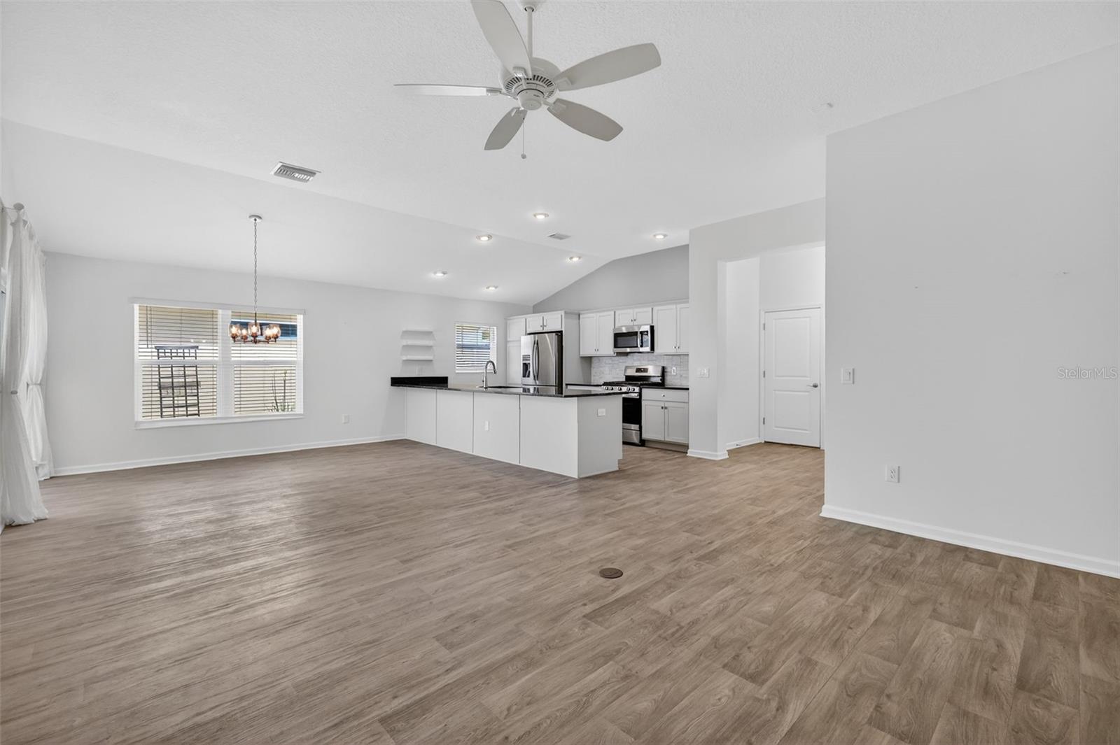5548 MILLICAN AVE, THE VILLAGES, FL, 32163