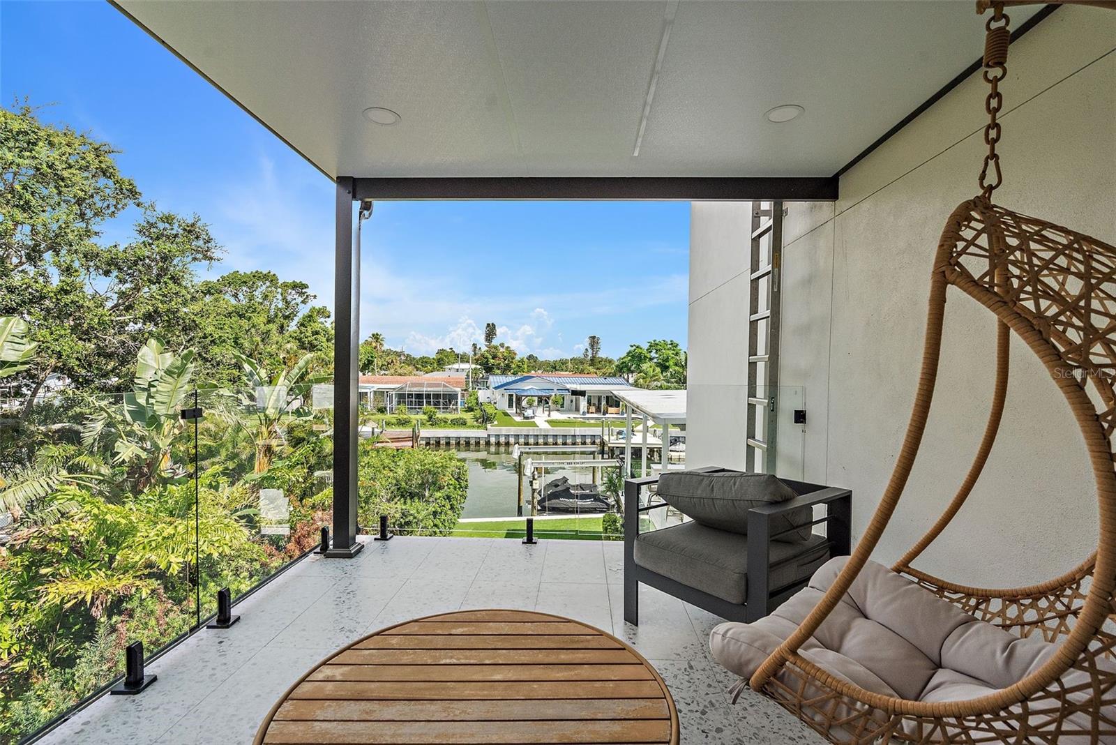 585 DOLPHIN AVE SE, ST PETERSBURG, FL, 33705