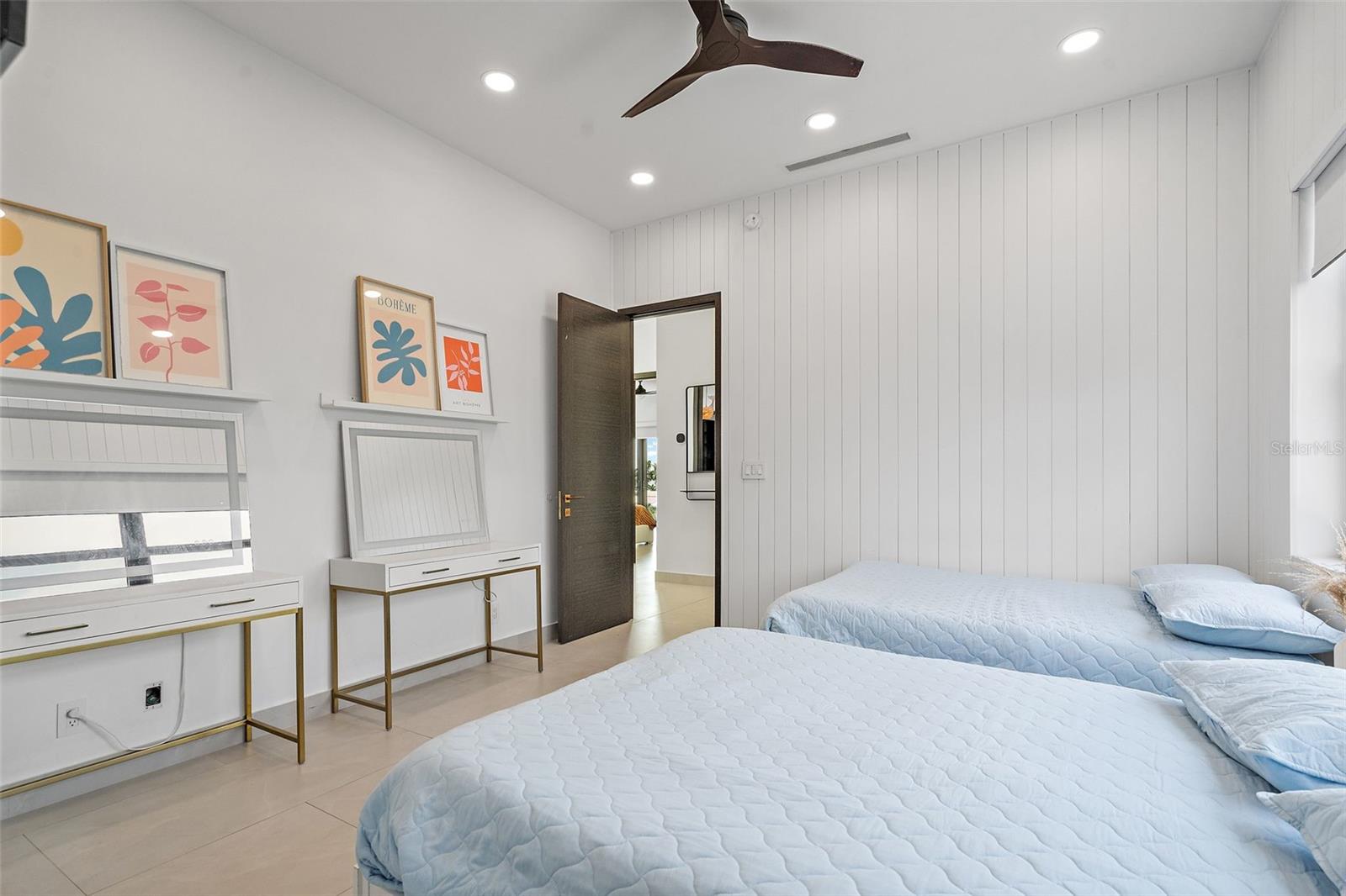 585 DOLPHIN AVE SE, ST PETERSBURG, FL, 33705