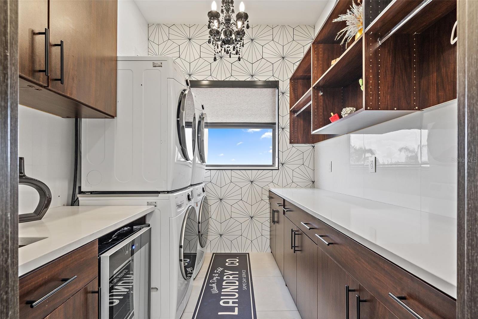 585 DOLPHIN AVE SE, ST PETERSBURG, FL, 33705