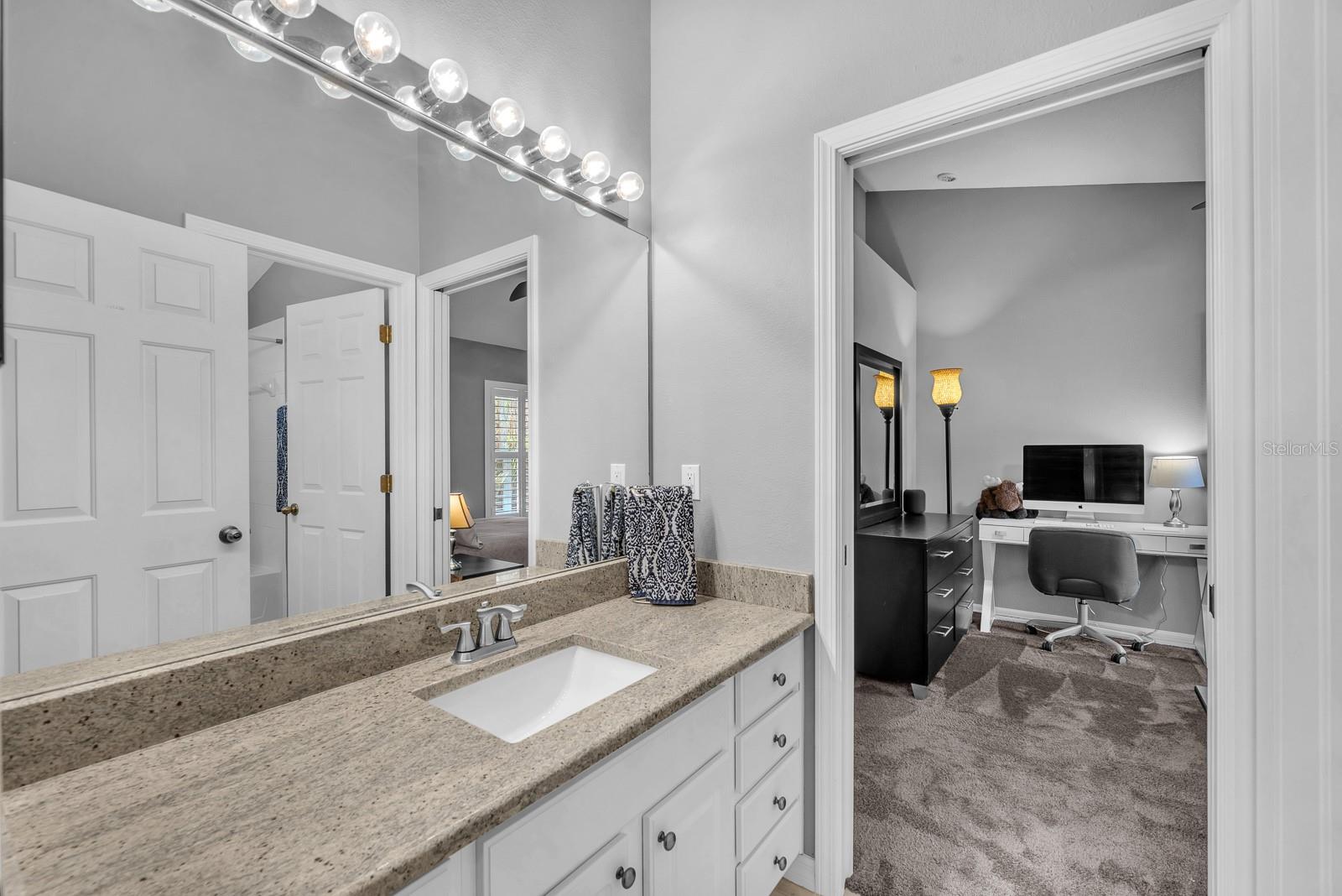 5613 LARK MEADOW PL, LITHIA, FL, 33547