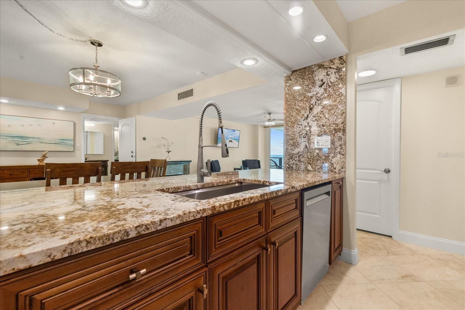 450 S GULFVIEW BLVD #802, CLEARWATER BEACH, FL, 33767