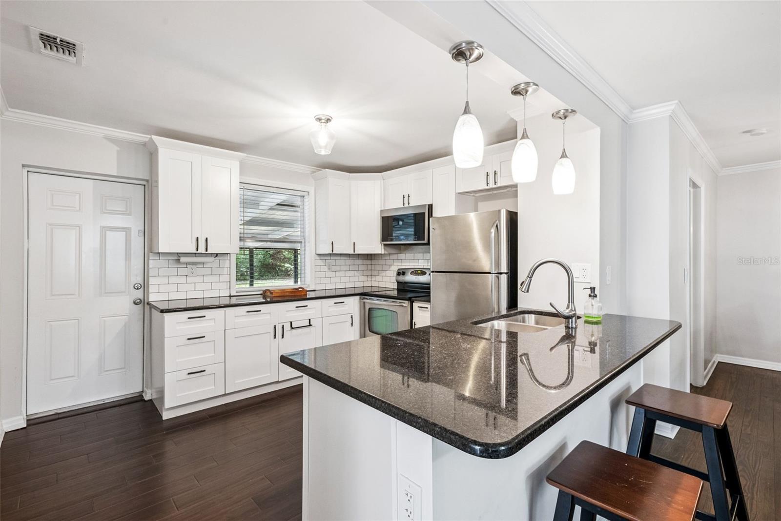 334 W HOWRY AVE, DELAND, FL, 32720