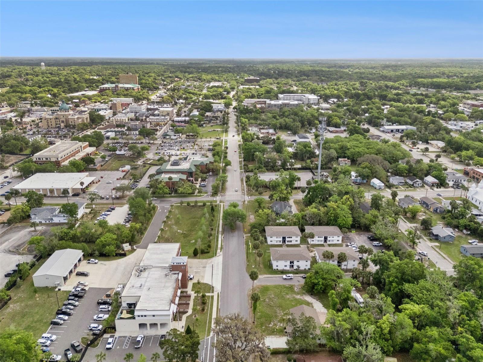 334 W HOWRY AVE, DELAND, FL, 32720