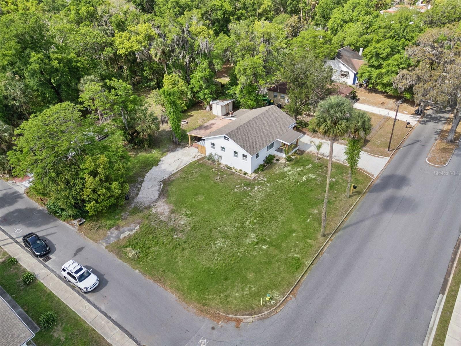 334 W HOWRY AVE, DELAND, FL, 32720