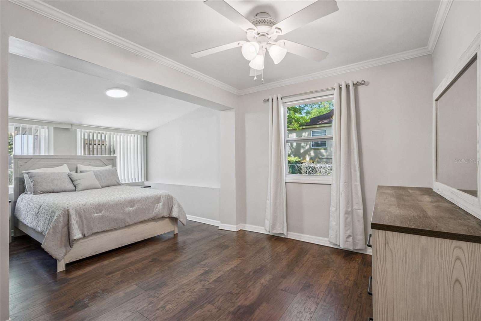 334 W HOWRY AVE, DELAND, FL, 32720