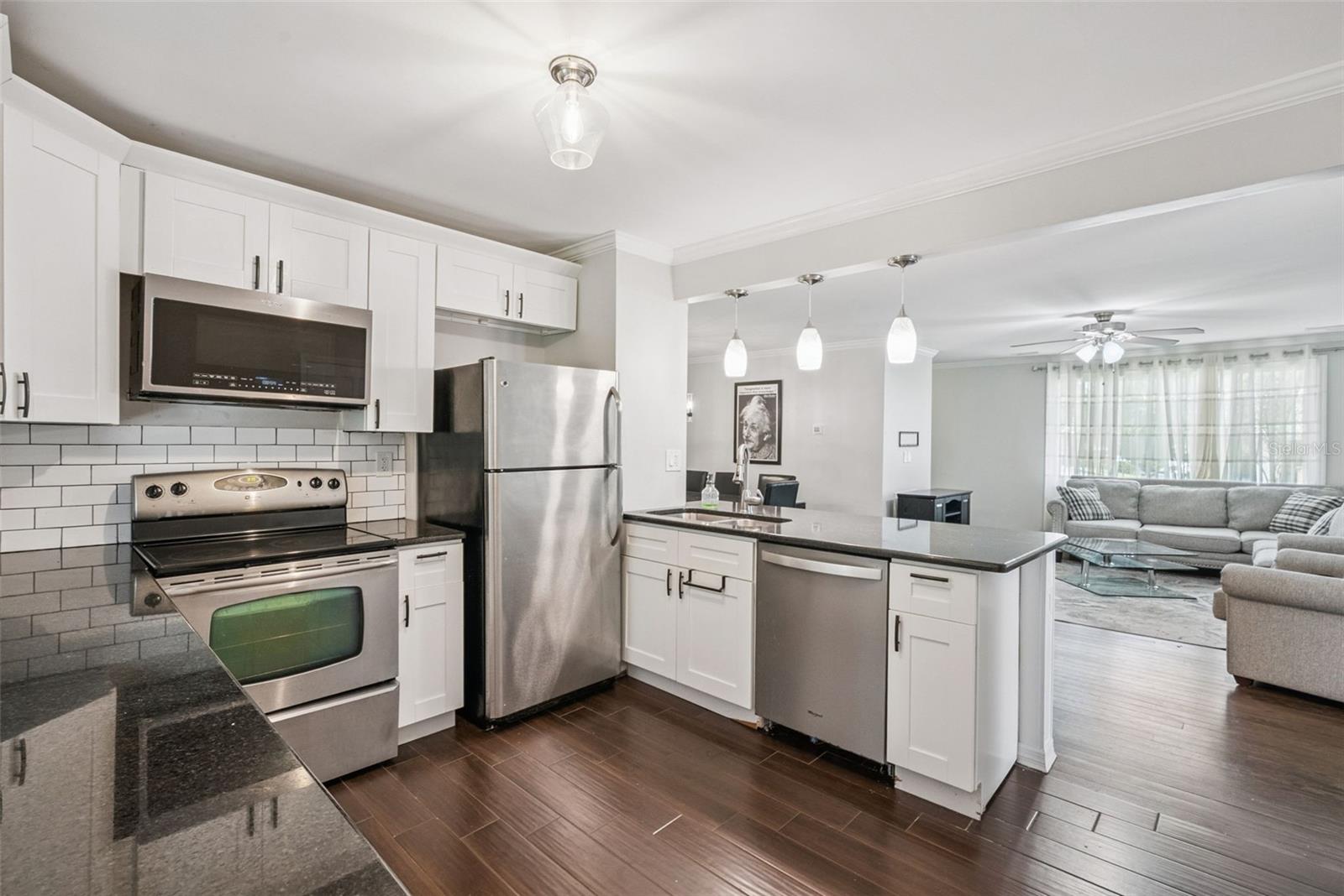 334 W HOWRY AVE, DELAND, FL, 32720