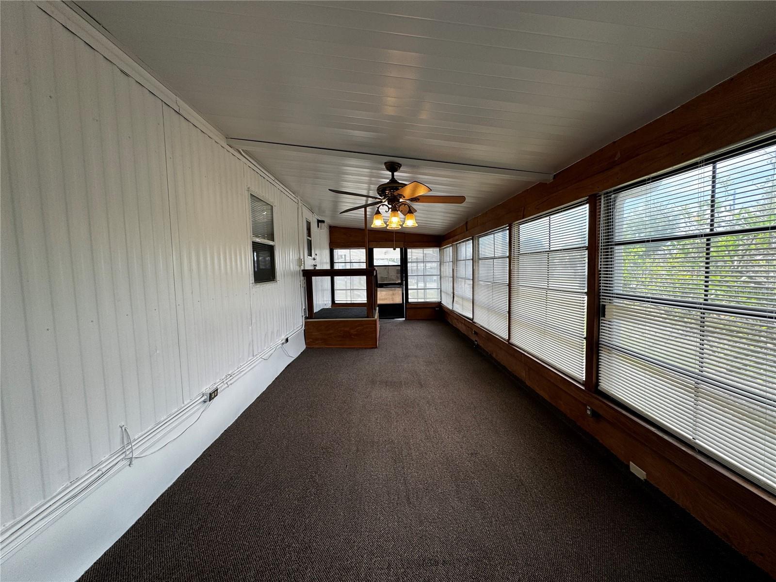 1350 COUNTY DR, TAVARES, FL, 32778