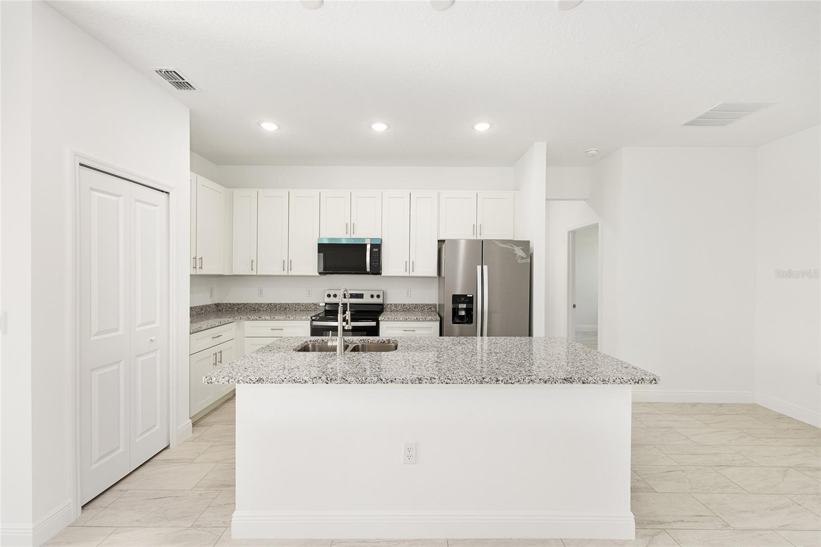 5736 N CLAREMONT DR, CITRUS SPRINGS, FL, 34434