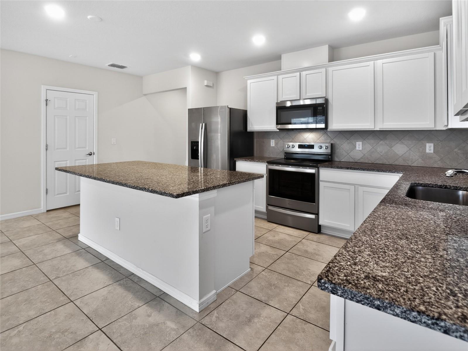 1612 ASPEN AVE, DAVENPORT, FL, 33837