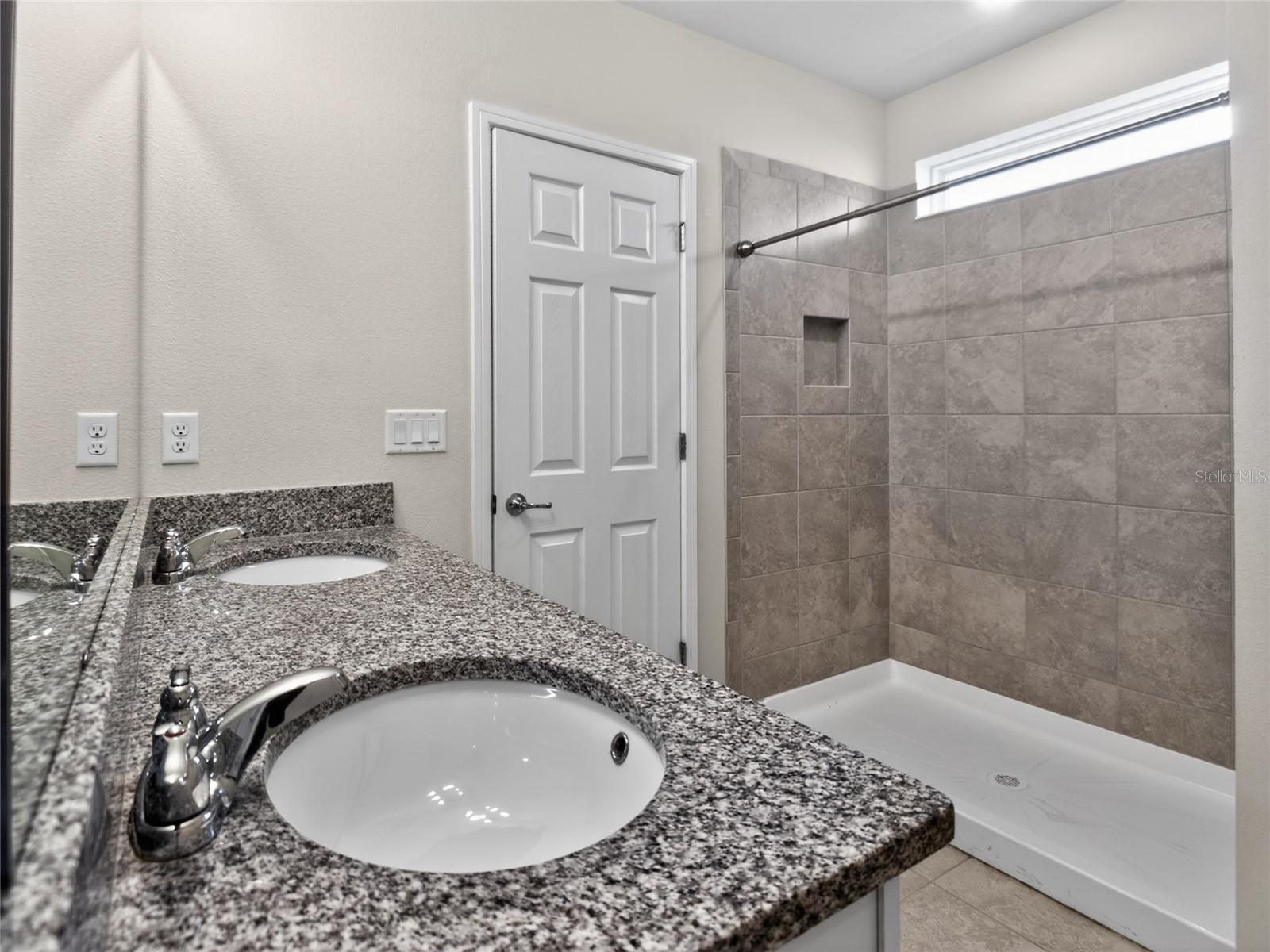 1612 ASPEN AVE, DAVENPORT, FL, 33837
