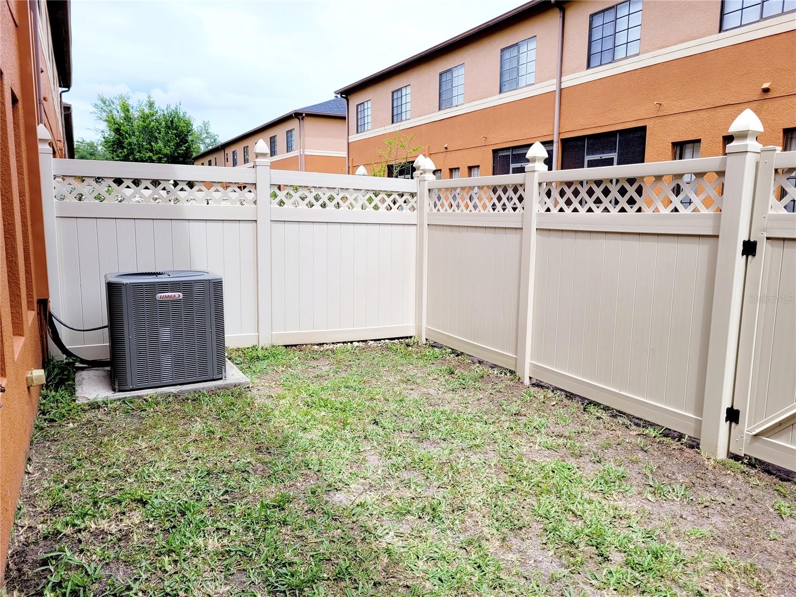 1018 TULLAMORE DR, WESLEY CHAPEL, FL, 33543