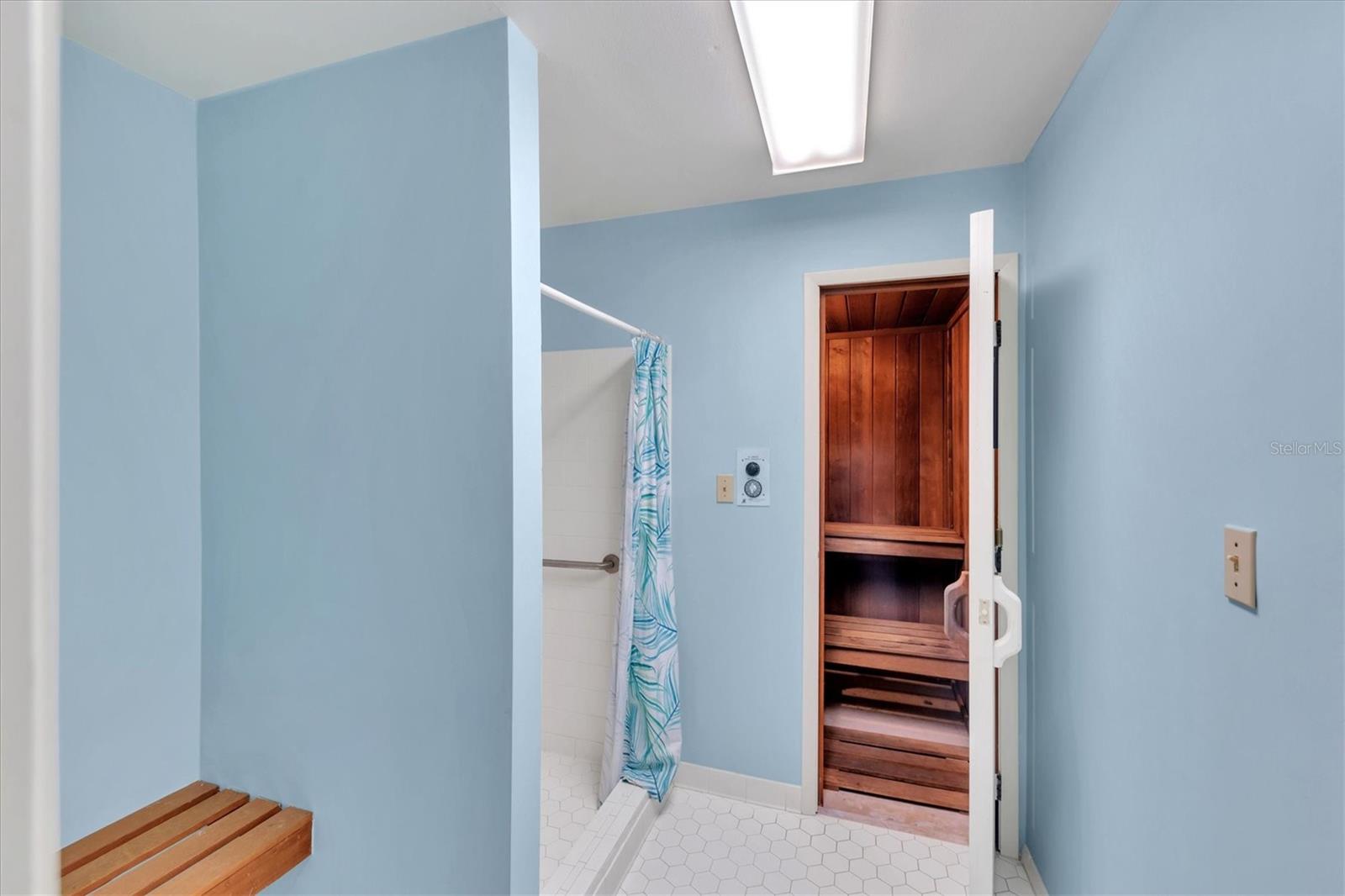 2756 CLUBHOUSE DR #101, SARASOTA, FL, 34232