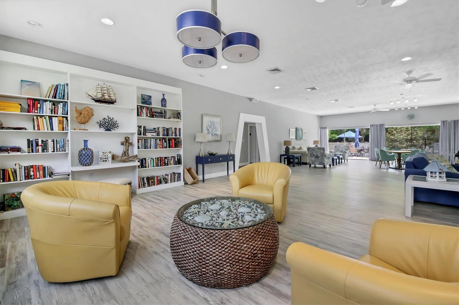 2756 CLUBHOUSE DR #101, SARASOTA, FL, 34232