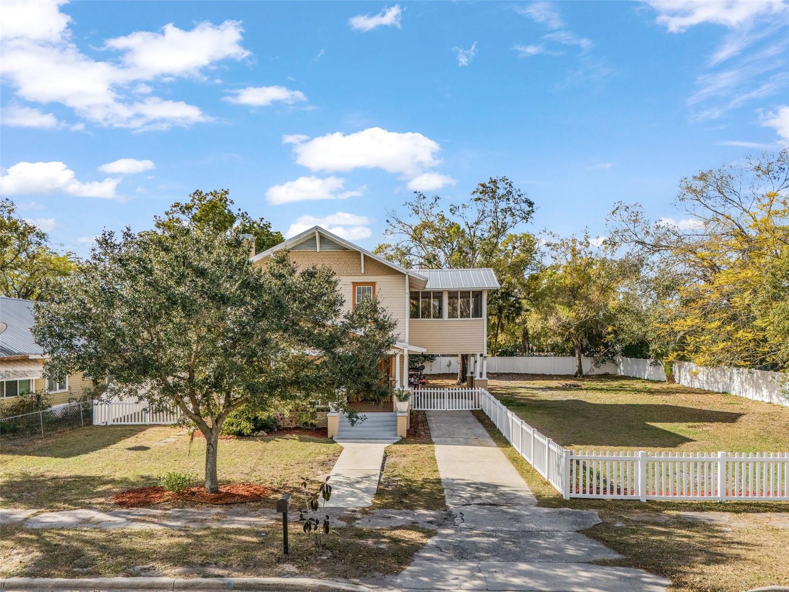 213 N MONROE AVE, ARCADIA, FL, 34266