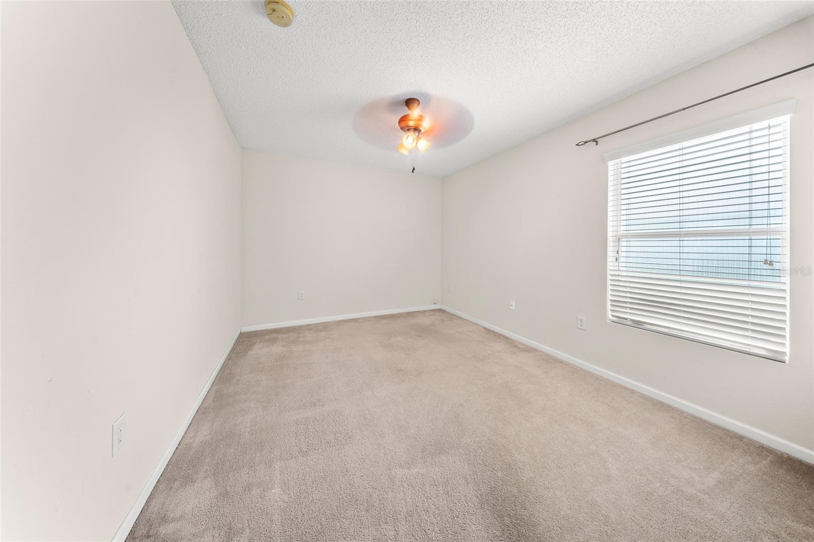 19 POSTMAN LN, PALM COAST, FL, 32164