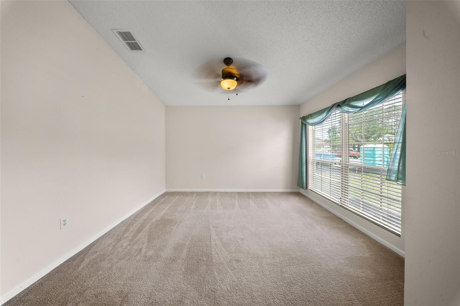 19 POSTMAN LN, PALM COAST, FL, 32164