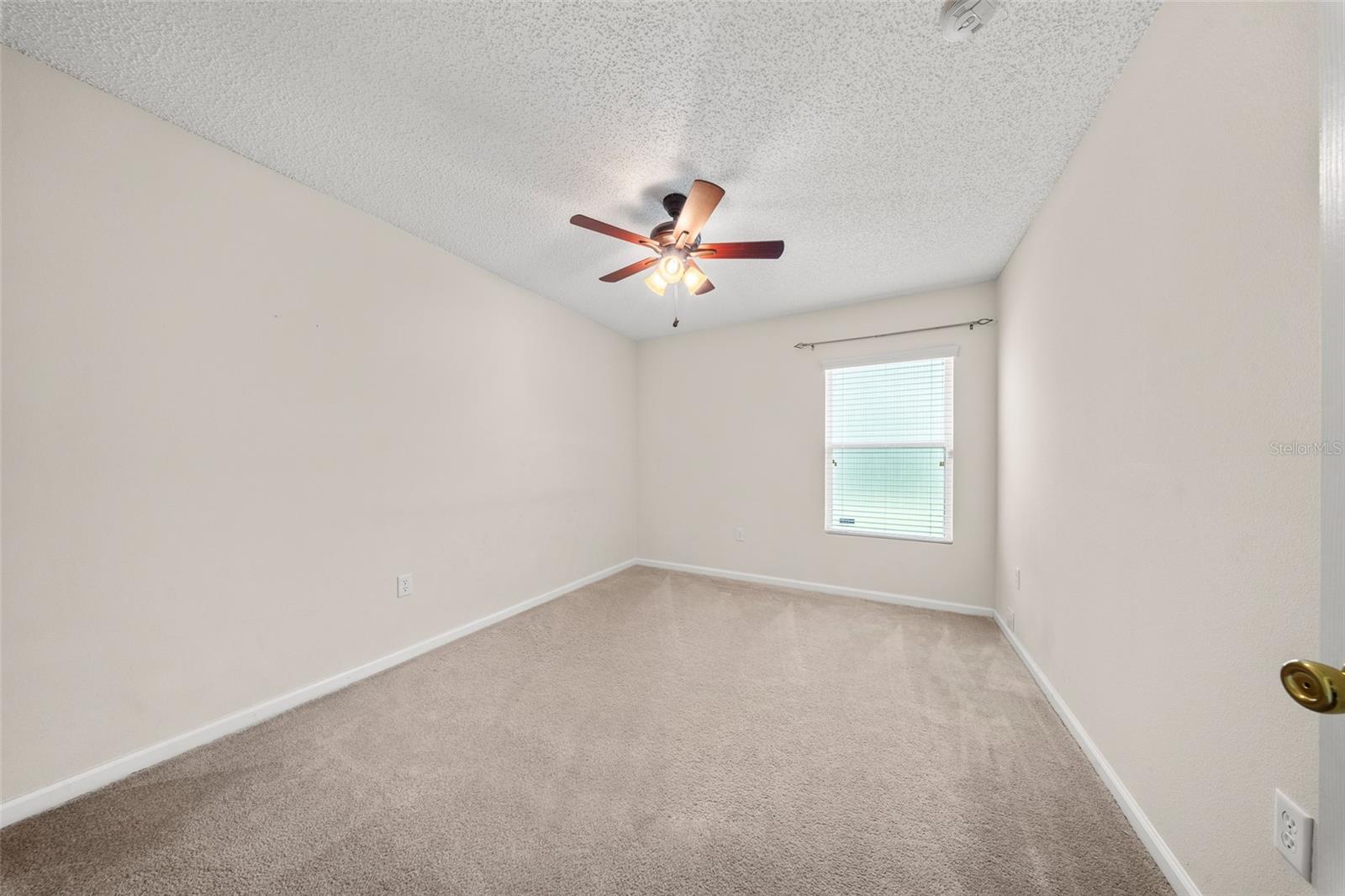 19 POSTMAN LN, PALM COAST, FL, 32164