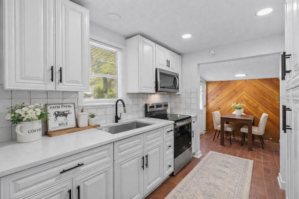 1803 E ORANGE AVE, EUSTIS, FL, 32726