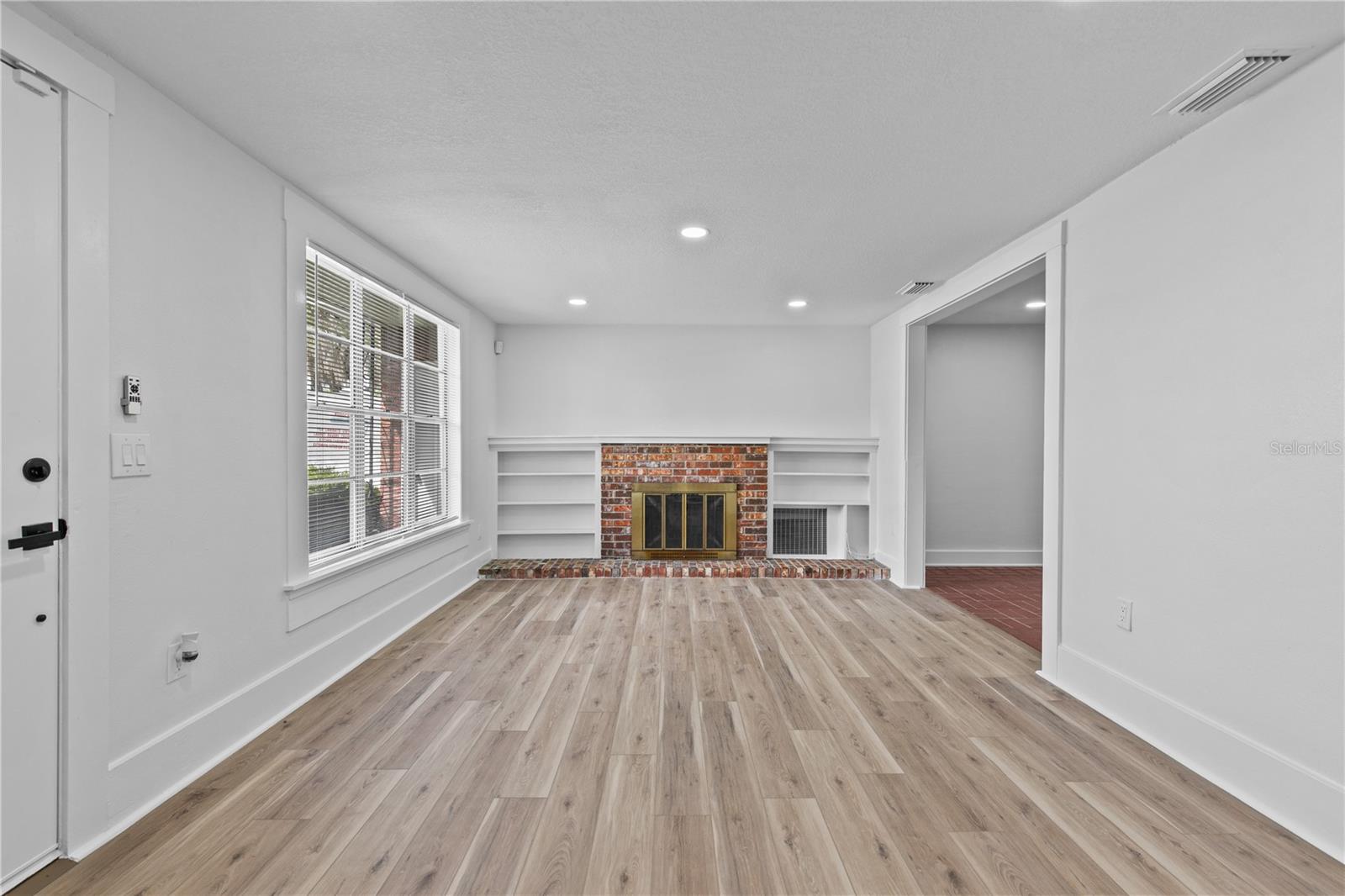 1803 E ORANGE AVE, EUSTIS, FL, 32726