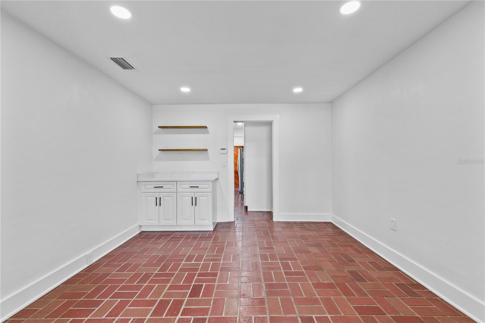 1803 E ORANGE AVE, EUSTIS, FL, 32726