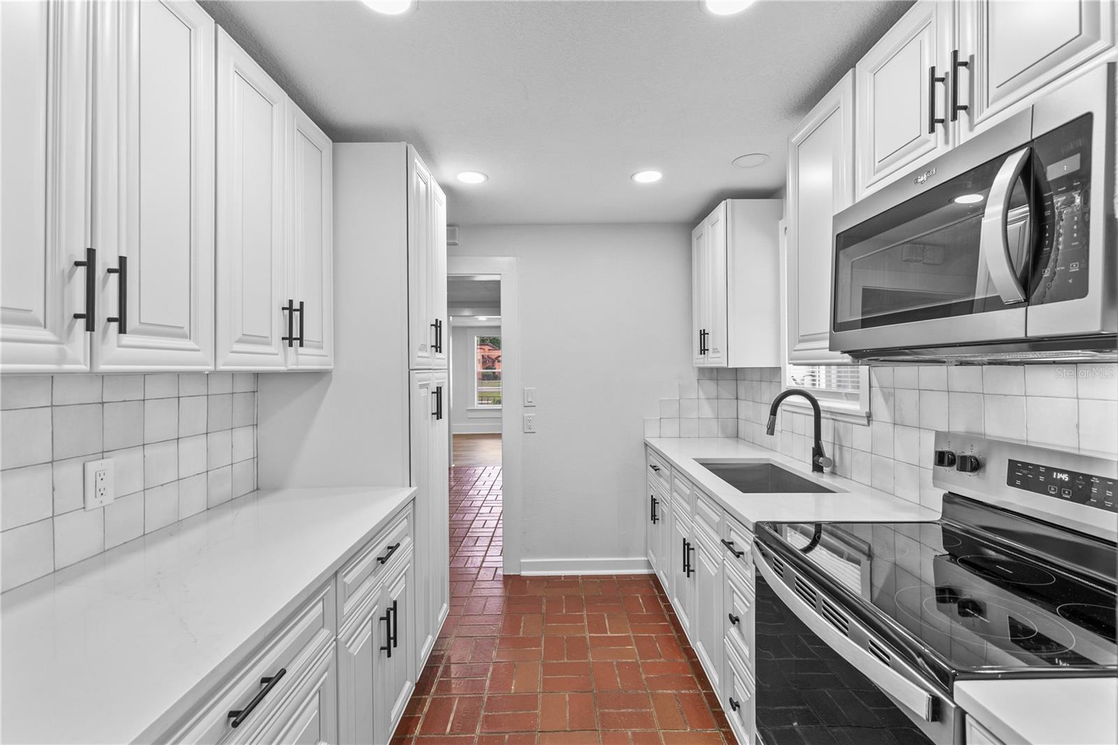 1803 E ORANGE AVE, EUSTIS, FL, 32726