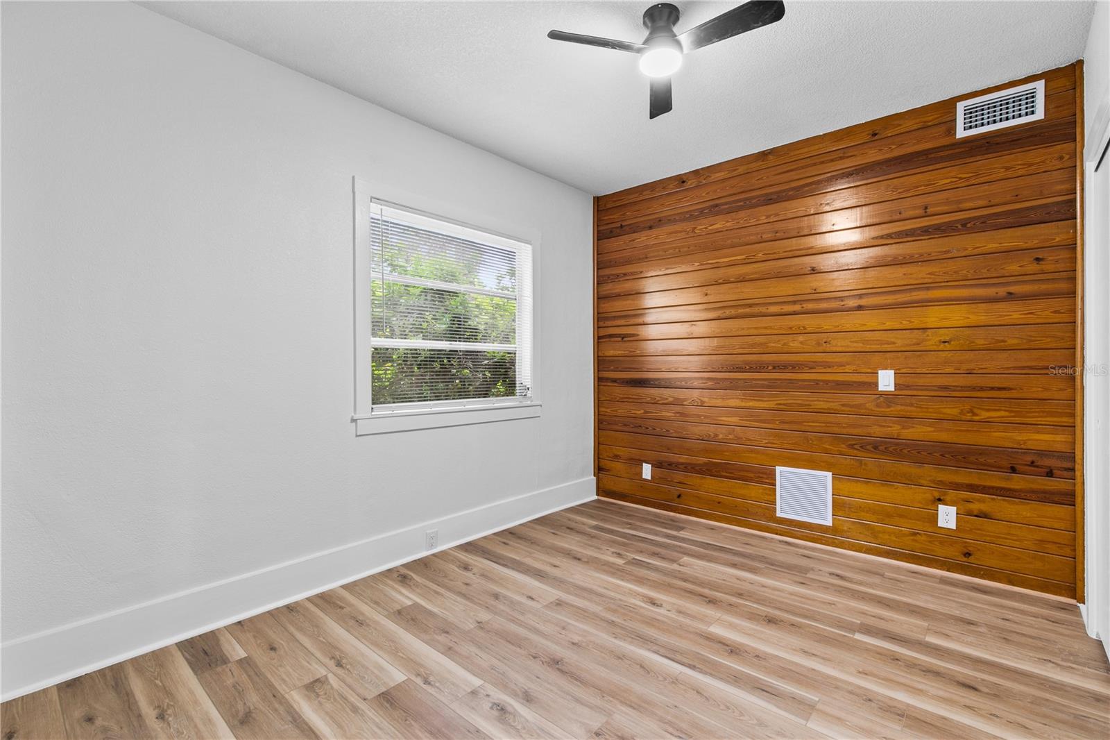 1803 E ORANGE AVE, EUSTIS, FL, 32726