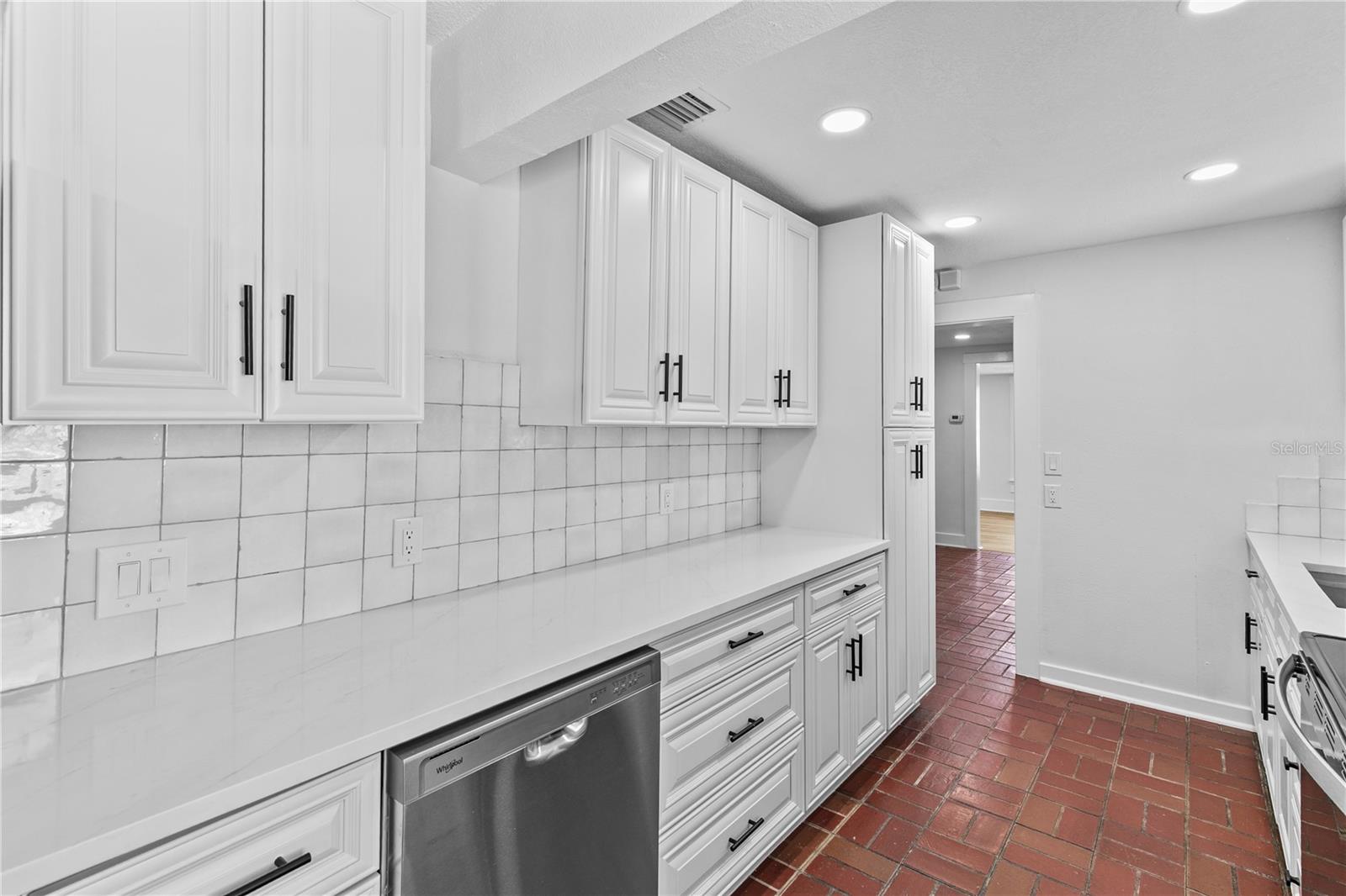 1803 E ORANGE AVE, EUSTIS, FL, 32726