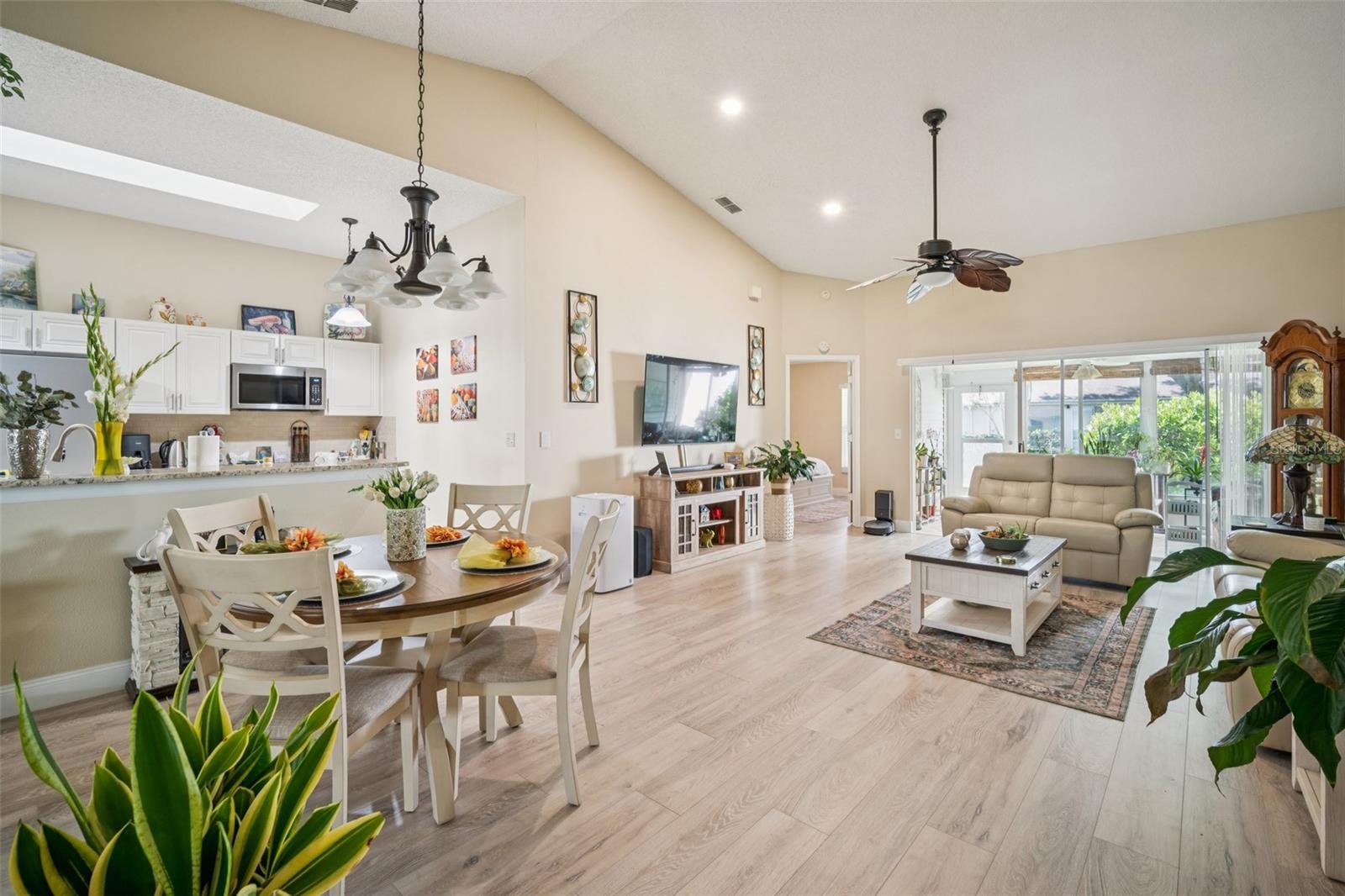 2404 OLD NANTUCKET CT #57, SUN CITY CENTER, FL, 33573
