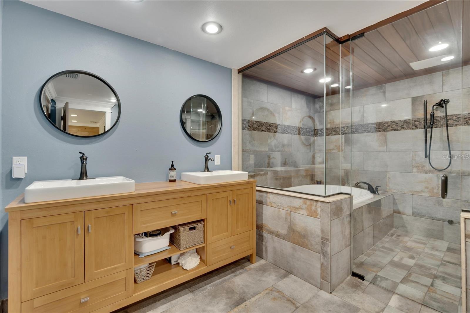 8105 BROWER DR, BRADENTON, FL, 34211