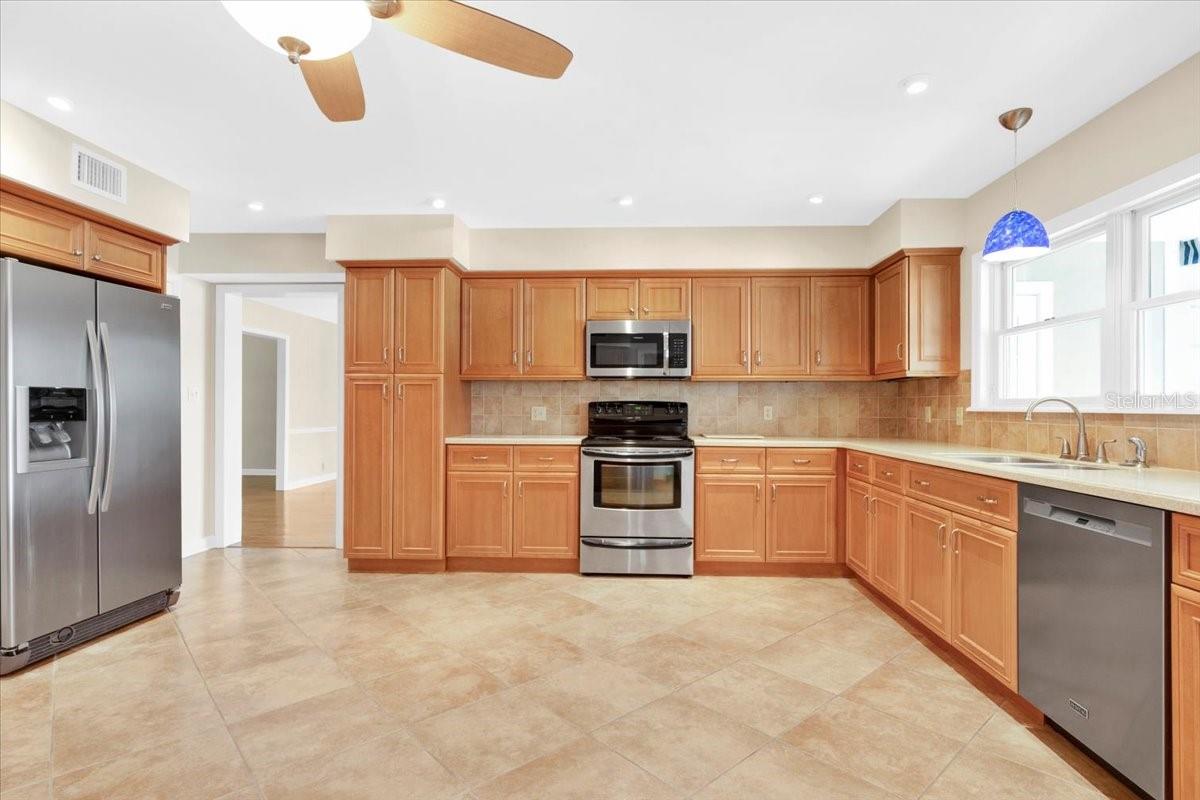 1310 ROLLING WOODS LN, LAKELAND, FL, 33813