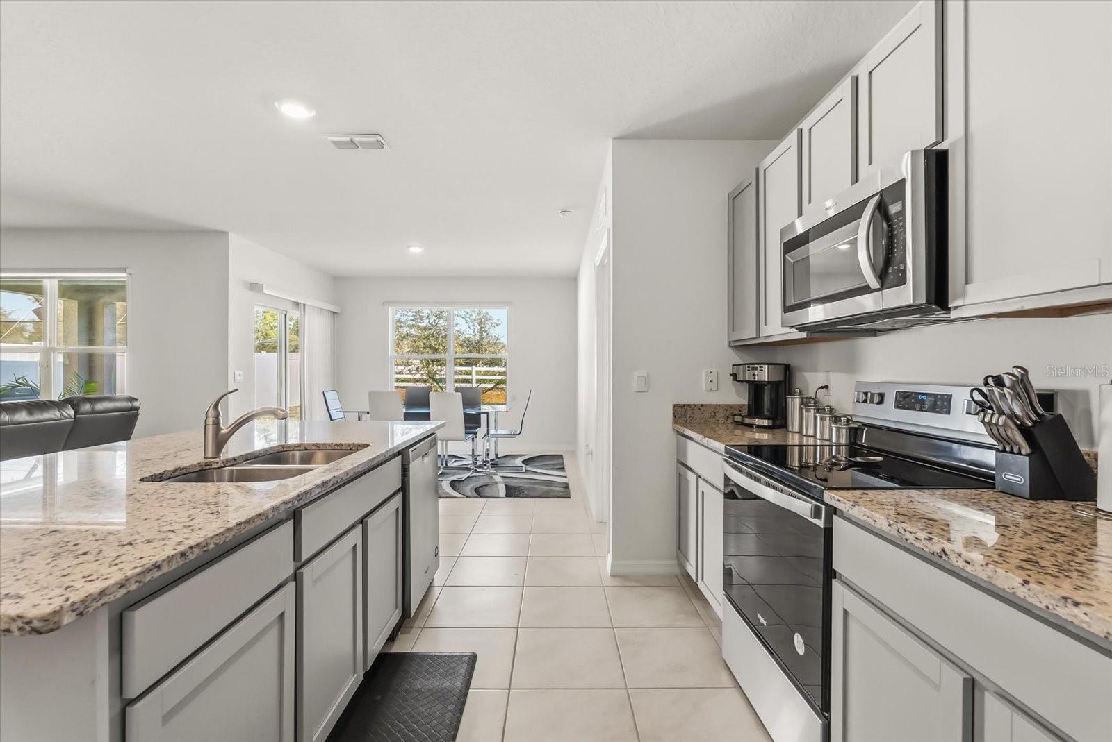 1006 AUGUST SKY DR, DELTONA, FL, 32738