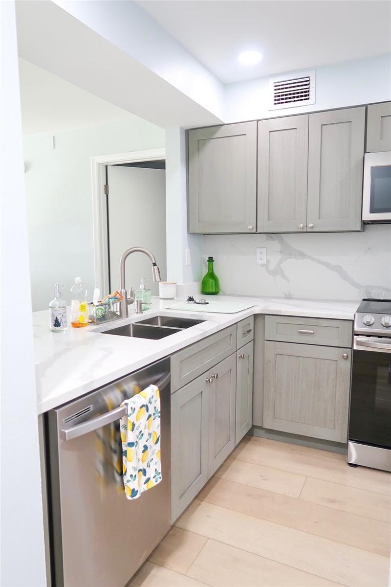 6269 PALMA DEL MAR BLVD S #104, ST PETERSBURG, FL, 33715