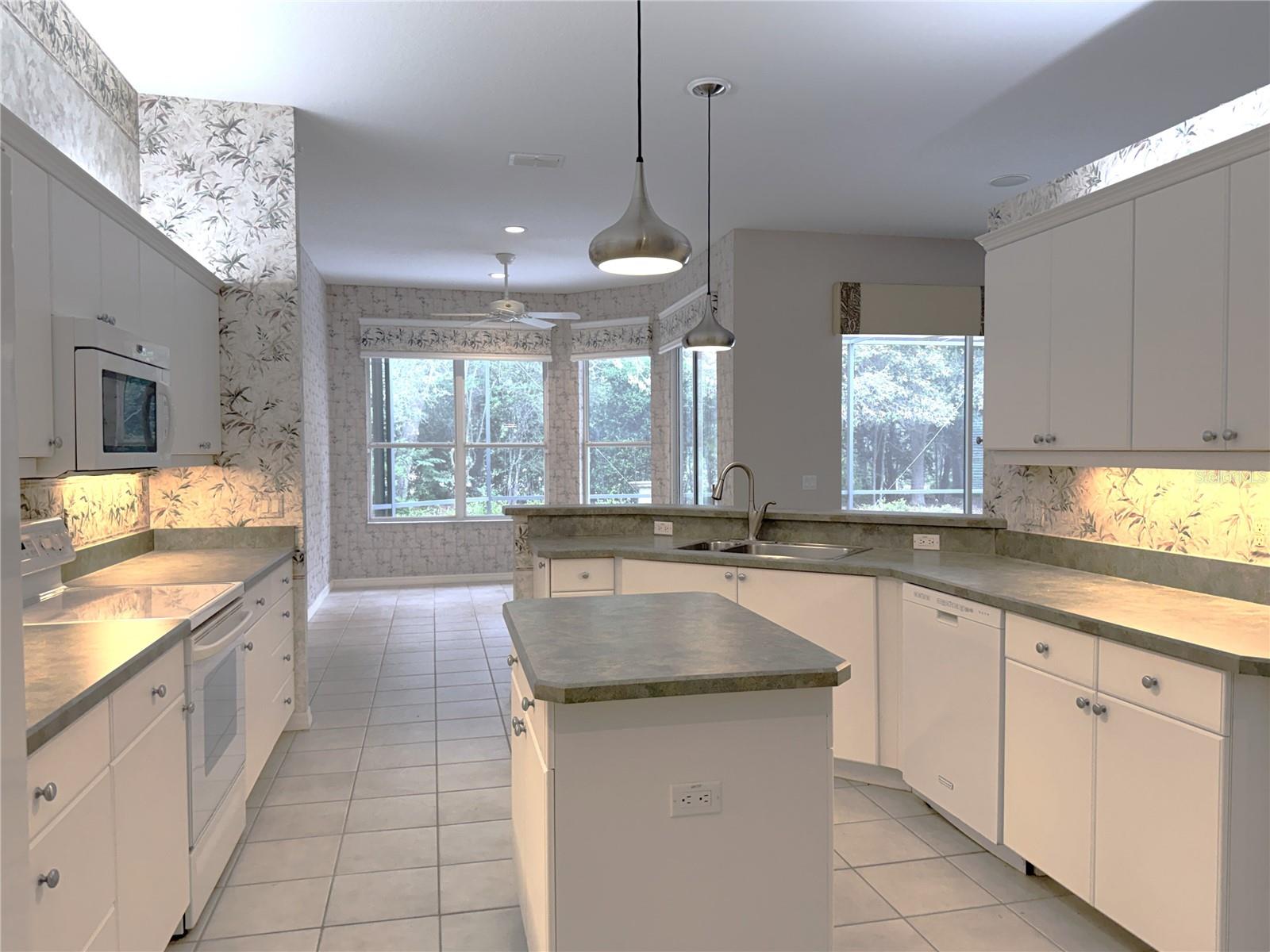13 OAK VILLAGE BLVD S, HOMOSASSA, FL, 34446