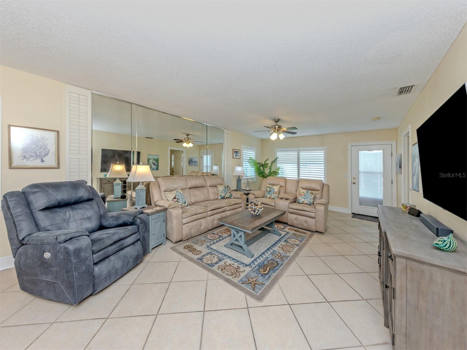 414 CIRCLEWOOD DR #H2, VENICE, FL, 34293