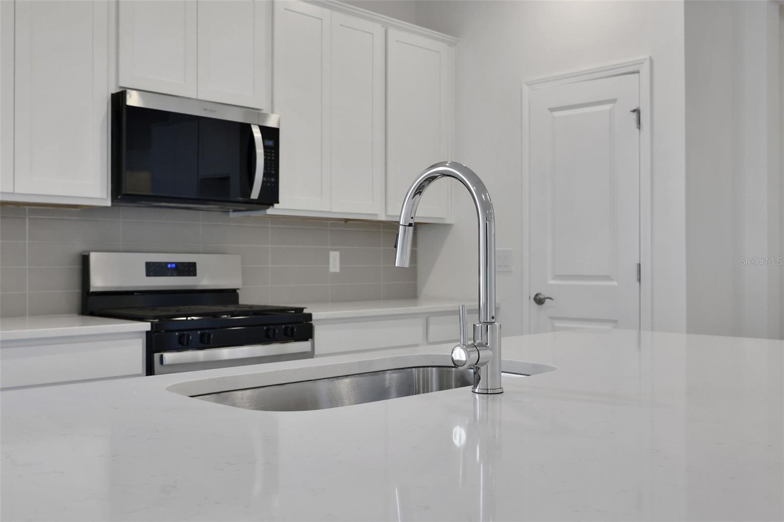 10716 NW SUNCREST LOOP, PORT ST LUCIE, FL, 34987