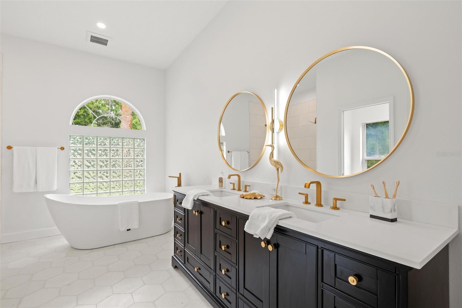 Amazing ensuite bath with large soaking tub