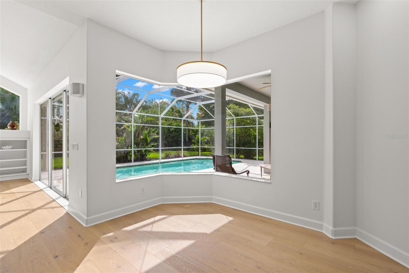 Breakfast nook overlooking pool/lanai