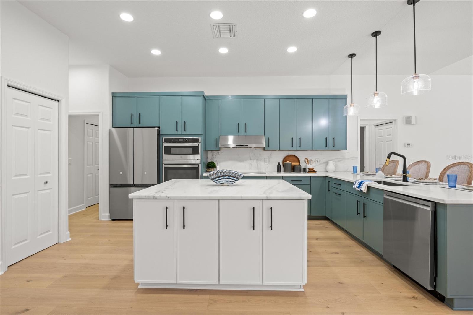 Island with additional pull out shelves/storage